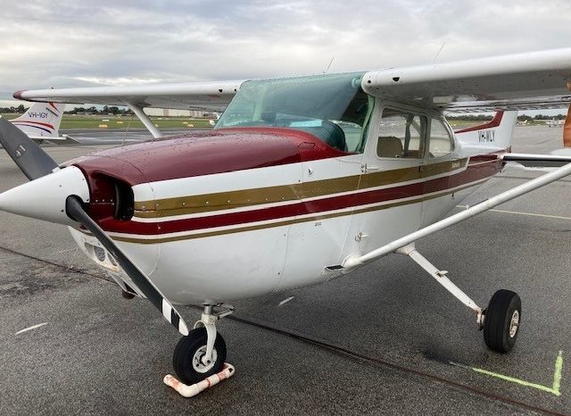 
								Used 1976  Cessna C172 N full									