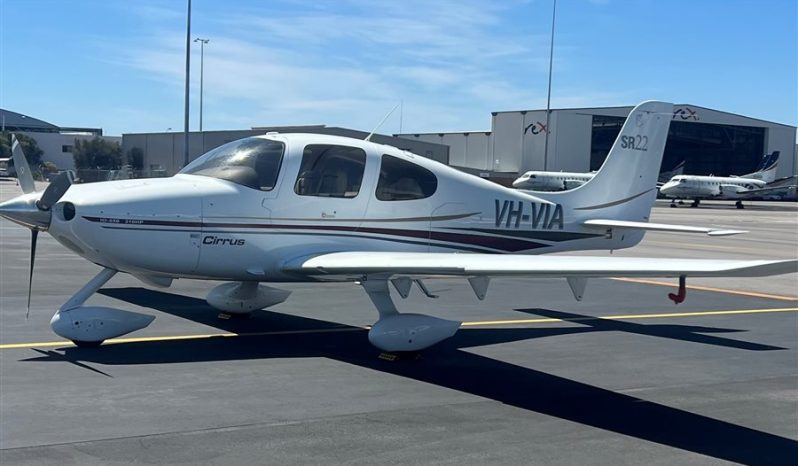 
								Used 2002  Cirrus SR22 full									