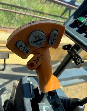 
								Used New Holland TX66 full									
